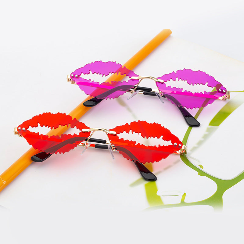 Wholesale Personalized Multi-color Lip Shape PC Sunglasses